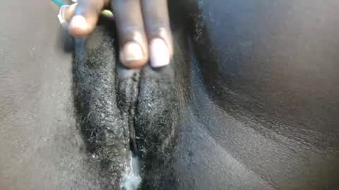 Snapshot of petiteme1 chatting on 01-10-25, 06:06 petiteme1 online show from 01-10-25, 06:06