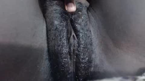 Snapshot of petiteme1 chatting on 02-13-25, 01:48 petiteme1 online show from 02-13-25, 01:48