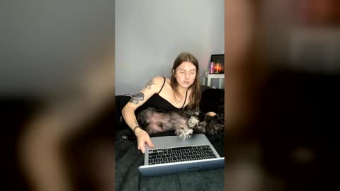 Snapshot of petiteratt chatting on 05-30-26, 11:13 I am very new and dont know what im doing lol online show from 05-30-26, 11:13
