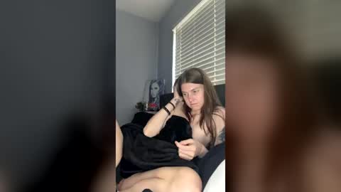 Snapshot of petiteratt chatting on 07-01-26, 09:58 I am very new and dont know what im doing lol online show from 07-01-26, 09:58