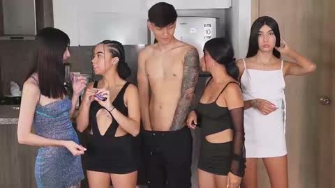 Sara Emma and Nahomy online show from 03-11-25, 08:42