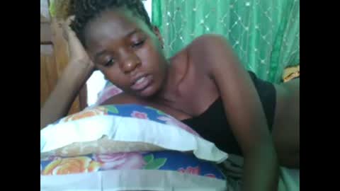 petitesweetchiq online show from 10-30-25, 11:00