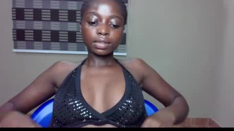 petitexxebony online show from 06-08-26, 01:28