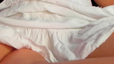 Snapshot of petitgirl_ chatting on 02-07-25, 08:20  J A S S  online show from 02-07-25, 08:20
