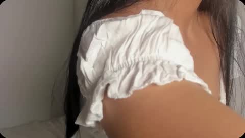 Snapshot of petitgirl_ chatting on 02-27-25, 12:43  J A S S  online show from 02-27-25, 12:43