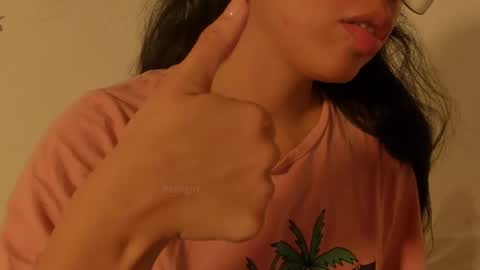 Snapshot of petitgirl_ chatting on 02-28-25, 01:47  J A S S  online show from 02-28-25, 01:47