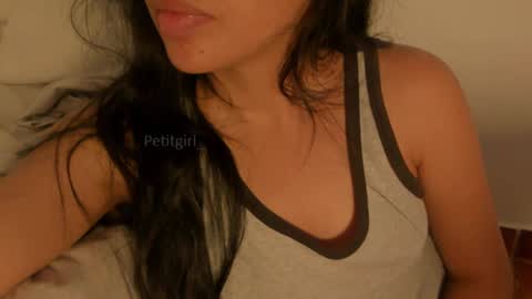 Snapshot of petitgirl_ chatting on 03-05-25, 07:49  J A S S  online show from 03-05-25, 07:49