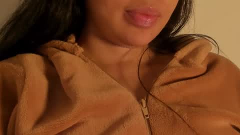 Snapshot of petitgirl_ chatting on 09-27-25, 07:52  J A S S  online show from 09-27-25, 07:52