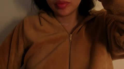Snapshot of petitgirl_ chatting on 10-14-25, 06:20  J A S S  online show from 10-14-25, 06:20