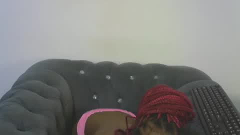 petitpearl online show from 02-13-25, 01:05