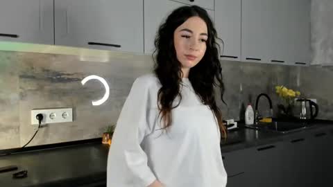 Emma online show from 12-16-24, 03:22