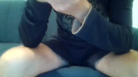 Snapshot of petrov96 chatting on 06-12-26, 09:03 mondraker online show from 06-12-26, 09:03