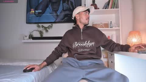 Snapshot of pettercat chatting on 11-19-25, 03:39 Pettercat online show from 11-19-25, 03:39