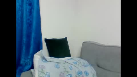 Arielle online show from 11-08-25, 02:23