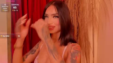 Snapshot of peytonreeds chatting on 11-26-25, 02:23 Pet Rees online show from 11-26-25, 02:23