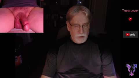 Snapshot of pghk2000 chatting on 11-13-25, 06:34 George online show from 11-13-25, 06:34