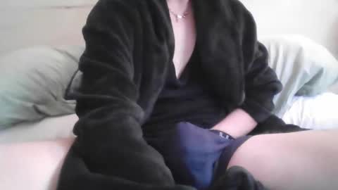 pgramlin09 online show from 12-02-25, 08:37