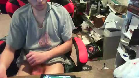 Snapshot of phantm420__ chatting on 01-14-25, 02:40 phantm420__ online show from 01-14-25, 02:40