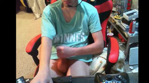 Snapshot of phantm420__ chatting on 10-18-25, 06:08 phantm420__ online show from 10-18-25, 06:08