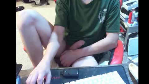 Snapshot of phantm420__ chatting on 10-29-25, 12:57 phantm420__ online show from 10-29-25, 12:57