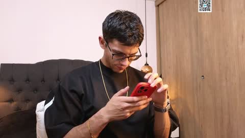 phantom_bigger1 online show from 01-17-25, 04:57