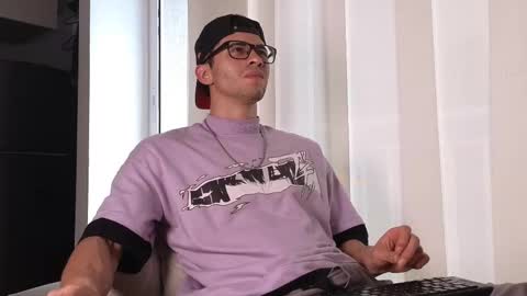 phantom_bigger1 online show from 09-24-25, 01:03