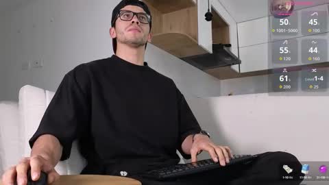 phantom_bigger1 online show from 10-12-25, 03:33