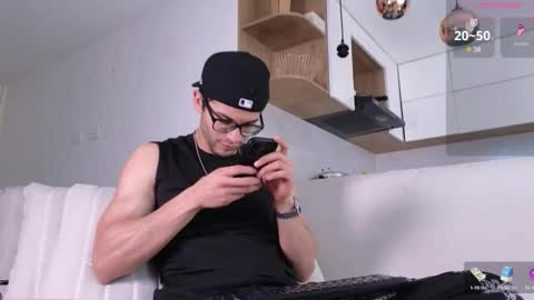 phantom_bigger1 online show from 10-16-25, 02:07