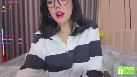 Snapshot of phantom_wave chatting on 02-19-25, 04:12 Sezim online show from 02-19-25, 04:12