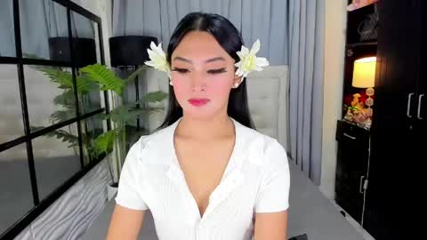 Snapshot of phenomenal_ivy chatting on 05-28-26, 02:36 phenomenal_ivy online show from 05-28-26, 02:36