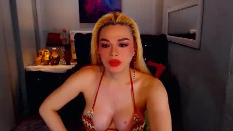 Snapshot of phenominalduodiva chatting on 02-27-25, 12:23 cervena online show from 02-27-25, 12:23