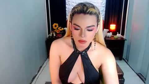 Snapshot of phenominalduodiva chatting on 11-24-25, 06:46 cervena online show from 11-24-25, 06:46