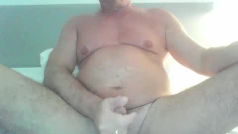 Snapshot of phil279 chatting on 10-05-25, 06:45 Phil online show from 10-05-25, 06:45