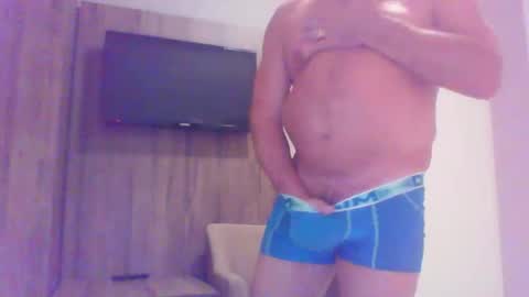 Snapshot of phil279 chatting on 11-12-25, 09:25 Phil online show from 11-12-25, 09:25