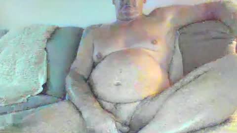 Snapshot of phil279 chatting on 07-26-26, 07:21 Phil online show from 07-26-26, 07:21