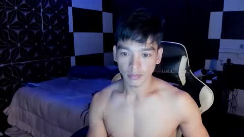 Snapshot of philhotbody chatting on 09-12-25, 02:17 AJ online show from 09-12-25, 02:17