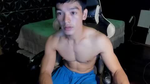 Snapshot of philhotbody chatting on 09-21-25, 01:02 AJ online show from 09-21-25, 01:02