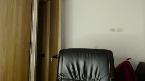 Snapshot of philipdj1 chatting on 04-22-26, 04:15 philipdj1 online show from 04-22-26, 04:15