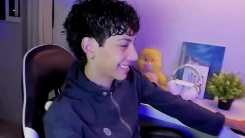 Snapshot of philipe_moonlight_ chatting on 09-16-25, 05:30 Phil.   INDEPENDENT MODEL online show from 09-16-25, 05:30