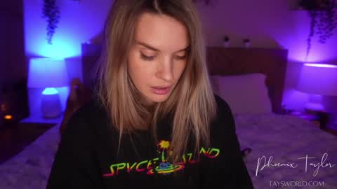 PHOENIX TAYLOR online show from 01-10-26, 06:37