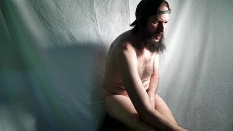 Snapshot of phoenixphallox chatting on 05-20-26, 02:29 randy online show from 05-20-26, 02:29