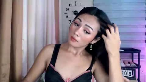 Pia online show from 04-08-26, 12:38