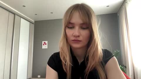 Snapshot of piastonesifer chatting on 06-25-26, 05:12 Kristie online show from 06-25-26, 05:12