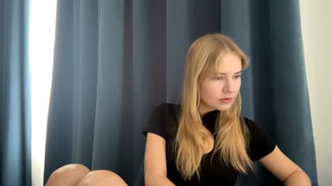 Snapshot of piastonesifer chatting on 07-21-26, 07:32 Kristie online show from 07-21-26, 07:32