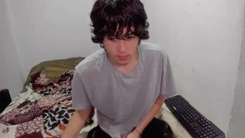 picaszomilos350 online show from 11-10-25, 10:03