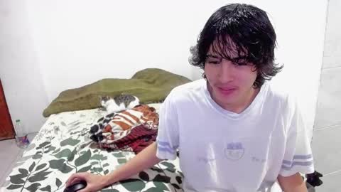 picaszomilos350 online show from 11-28-25, 11:02