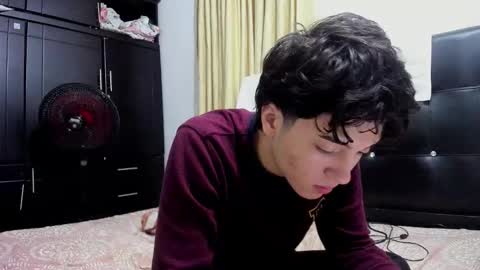 picaszomilos350 online show from 02-06-26, 06:18