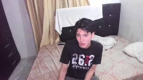 picaszomilos350 online show from 02-15-26, 07:51