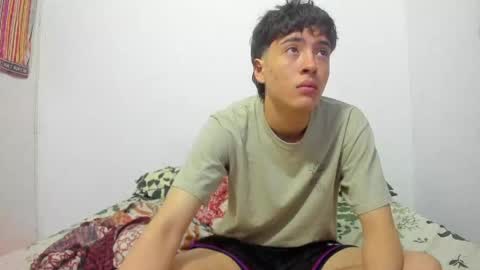 picaszomilos350 online show from 04-23-26, 06:43