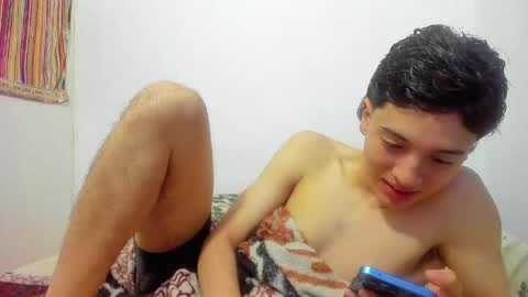 picaszomilos350 online show from 04-26-26, 09:40